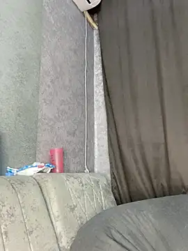 Lola Hale online show from January 14, 2026, 7:17 pm