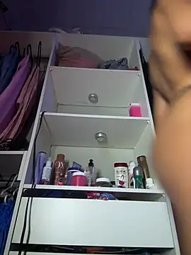 indyazinha online show from April 3, 2026, 5:08 pm