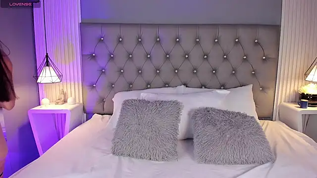 VioletthaRous online show from February 10, 2026, 10:53 pm