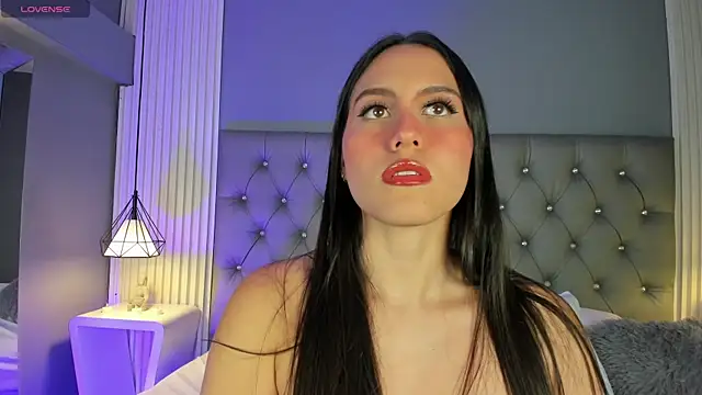 Snapshot of VioletthaRous chatting on November 11, 2025, 10:47 pm VioletthaRous online show from November 11, 2025, 10:47 pm