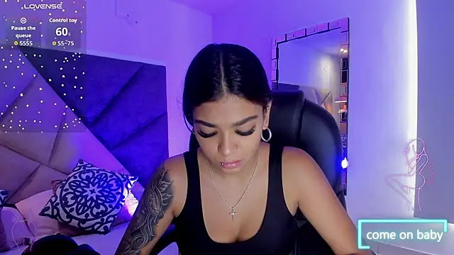 Snapshot of GiaFu chatting on October 22, 2025, 12:15 pm GiaFu online show from October 22, 2025, 12:15 pm