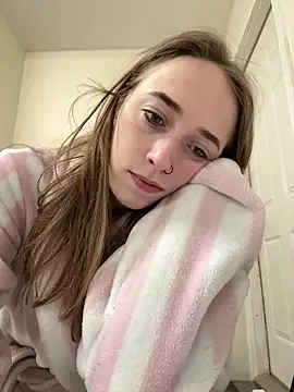 Snapshot of Maxinebabyyy chatting on March 3, 2025, 1:23 pm Maxinebabyyy online show from March 3, 2025, 1:23 pm