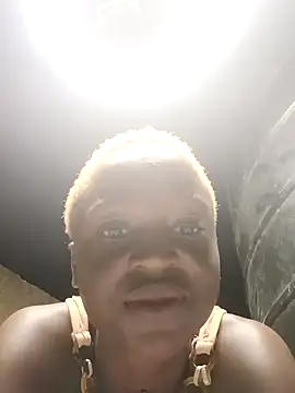 Snapshot of Crazybitchtheanalgoddess4 chatting on December 19, 2024, 3:29 am Crazybitchtheanalgoddess4 online show from December 19, 2024, 3:29 am