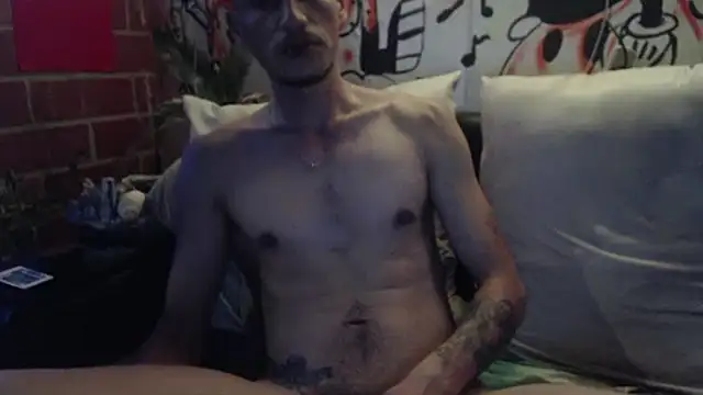 roystonee01 online show from October 30, 2025, 11:01 pm