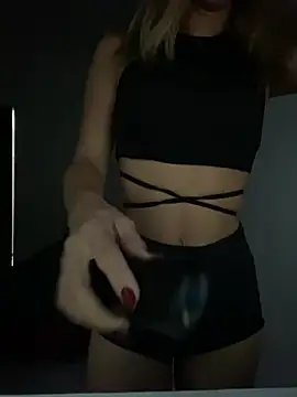 Snapshot of Carolinen chatting on February 11, 2025, 7:59 pm Carolinen online show from February 11, 2025, 7:59 pm