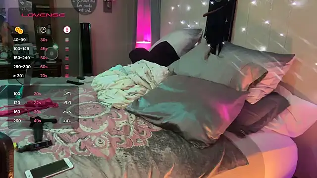 Snapshot of Dani_Dragon69 chatting on December 16, 2024, 8:20 am Dani Dragon69 online show from December 16, 2024, 8:20 am