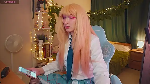 Snapshot of koshkasenpai chatting on February 8, 2025, 4:14 am koshkasenpai online show from February 8, 2025, 4:14 am