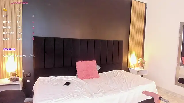 Snapshot of sweetsofia18 chatting on October 15, 2025, 10:56 am sweetsofia18 online show from October 15, 2025, 10:56 am