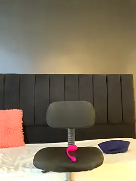 Snapshot of sweetsofia18 chatting on October 19, 2025, 8:11 pm sweetsofia18 online show from October 19, 2025, 8:11 pm