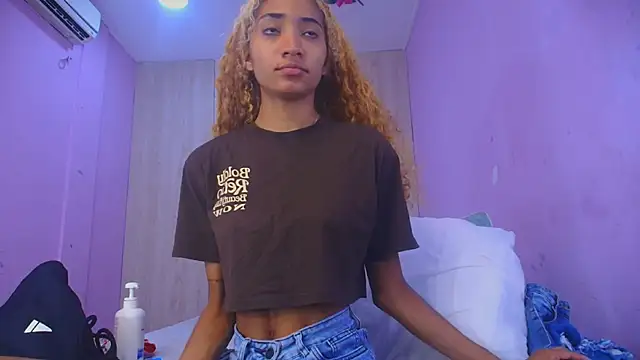 Charlotte Love10 online show from October 15, 2025, 10:56 am