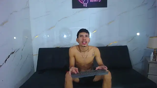 little alex01 online show from February 20, 2026, 2:41 pm