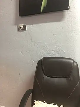 Pearl 00 online show from January 9, 2026, 12:12 pm