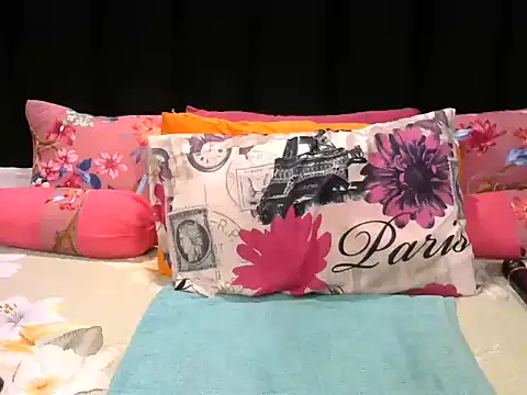Pearl 00 online show from June 3, 2026, 5:06 pm