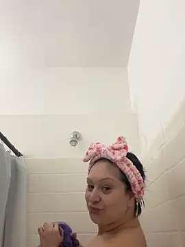 Snapshot of AlyssiaAmoreXO chatting on February 5, 2026, 2:46 pm AlyssiaAmoreXO online show from February 5, 2026, 2:46 pm