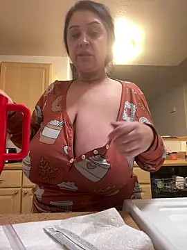 Snapshot of AlyssiaAmoreXO chatting on December 21, 2025, 4:08 pm AlyssiaAmoreXO online show from December 21, 2025, 4:08 pm