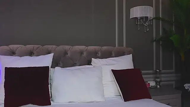 AnnieStylesx online show from December 5, 2025, 5:28 am