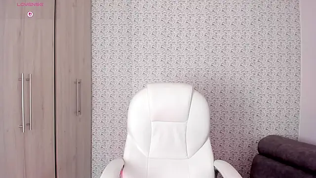 Snapshot of Sarajonnes chatting on October 25, 2025, 1:01 pm Sarajonnes online show from October 25, 2025, 1:01 pm