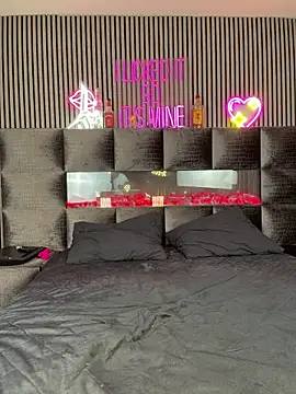 MilaMaaay online show from March 2, 2026, 9:55 pm