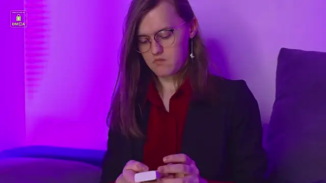 YukoFanee online show from March 17, 2025, 10:17 am