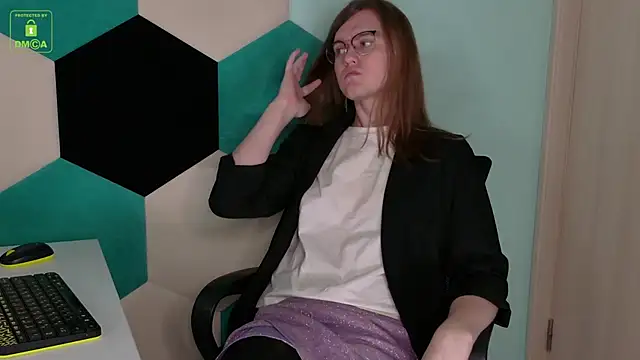 YukoFanee online show from March 19, 2025, 3:19 pm