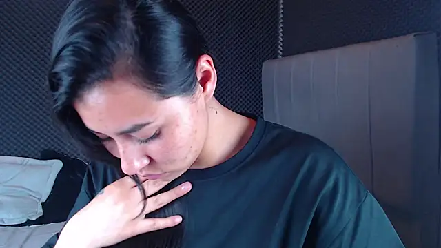  joy yva online show from December 3, 2025, 8:08 pm