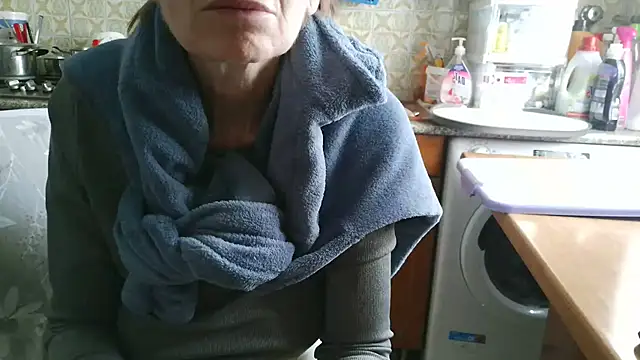 Snapshot of VeneRed chatting on April 26, 2026, 10:23 am VeneRed online show from April 26, 2026, 10:23 am