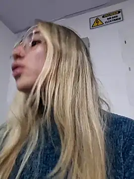 Snapshot of Scarlett_Khan chatting on February 22, 2025, 6:06 am Scarlett Khan online show from February 22, 2025, 6:06 am