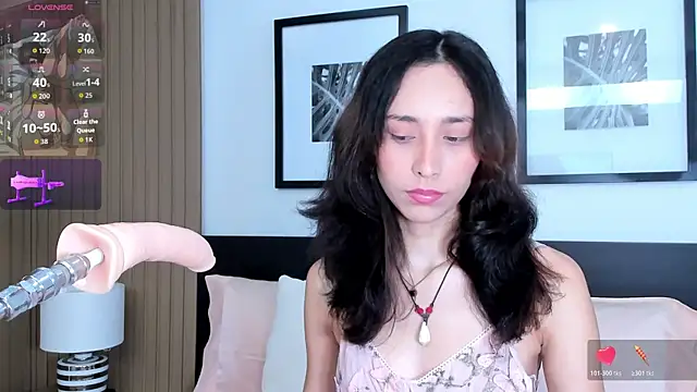 Snapshot of doll_bella_ chatting on November 5, 2025, 7:50 pm doll bella online show from November 5, 2025, 7:50 pm