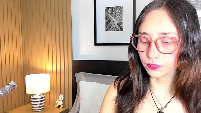 doll bella  online show from March 31, 2026, 7:38 pm