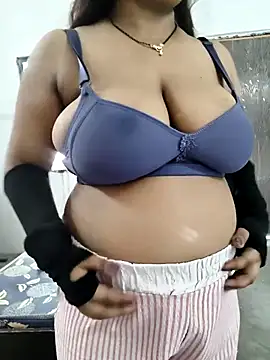 Cute payal0 online show from May 14, 2026, 5:48 am