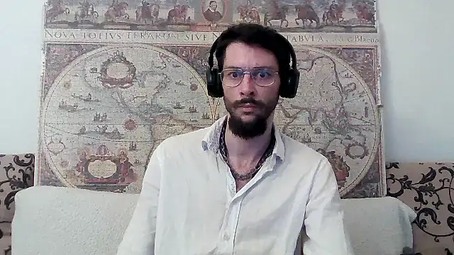 Snapshot of casualtimepassenger chatting on March 5, 2025, 4:34 am casualtimepassenger online show from March 5, 2025, 4:34 am