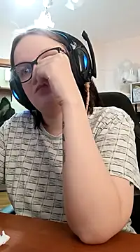 DivaMarisa online show from March 22, 2025, 6:11 am