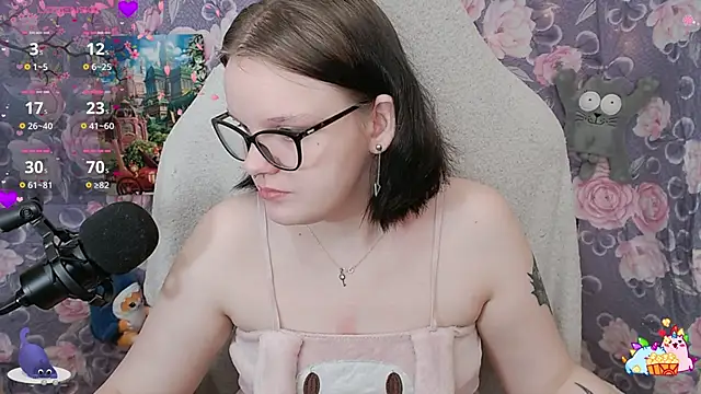 DivaMarisa online show from February 17, 2025, 8:19 am