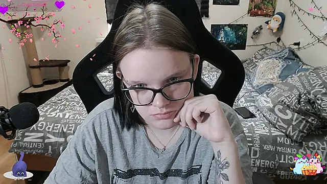 DivaMarisa online show from March 6, 2025, 6:08 am