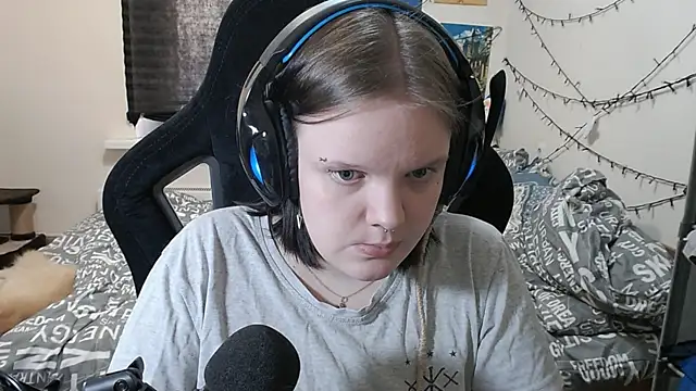 DivaMarisa online show from March 12, 2025, 11:21 am