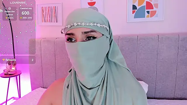 Snapshot of rawiya chatting on November 7, 2025, 12:42 pm rawiya online show from November 7, 2025, 12:42 pm