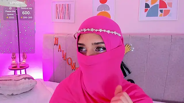 Snapshot of rawiya chatting on October 29, 2025, 12:26 pm rawiya online show from October 29, 2025, 12:26 pm