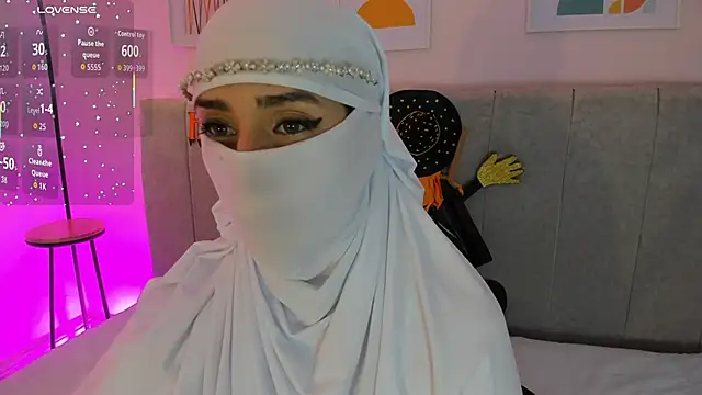 Snapshot of rawiya chatting on November 1, 2025, 12:32 pm rawiya online show from November 1, 2025, 12:32 pm