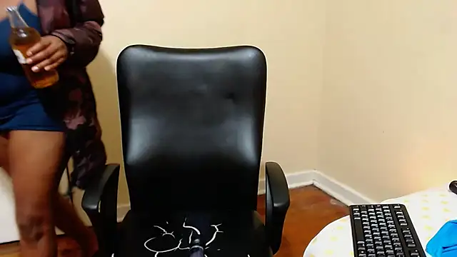 Snapshot of sexy_boobs97 chatting on February 25, 2026, 12:11 am sexy boobs97 online show from February 25, 2026, 12:11 am