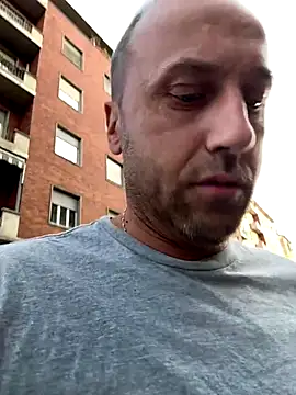 Snapshot of Lecatore80 chatting on October 3, 2025, 3:46 pm Lecatore80 online show from October 3, 2025, 3:46 pm
