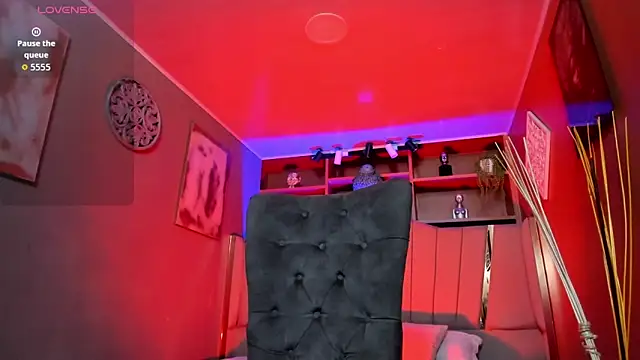 Lucy Williiams online show from November 13, 2025, 11:36 am