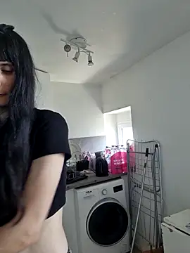 CeriseLapine online show from April 19, 2026, 9:54 am