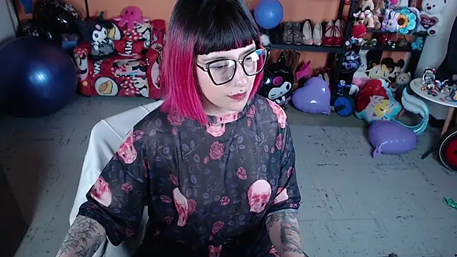 MissMiia2 online show from October 10, 2025, 2:51 pm