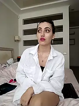 Snapshot of Iren chatting on November 20, 2025, 10:27 am Iren online show from November 20, 2025, 10:27 am