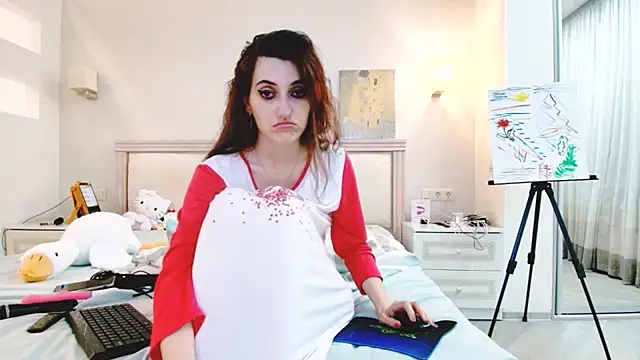 Snapshot of Iren chatting on November 28, 2025, 12:33 am Iren online show from November 28, 2025, 12:33 am