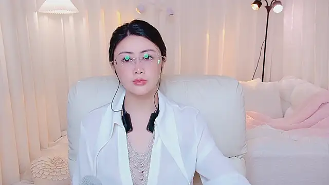 Snapshot of Daisy7_11 chatting on July 15, 2026, 1:40 pm Daisy7 11 online show from July 15, 2026, 1:40 pm