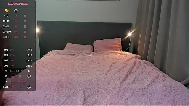 Snapshot of jesssicamooon chatting on November 25, 2025, 9:15 pm jesssicamooon online show from November 25, 2025, 9:15 pm