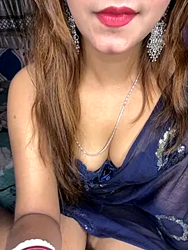 Snapshot of Diamond_queeen chatting on November 13, 2025, 4:11 pm Diamond queeen online show from November 13, 2025, 4:11 pm