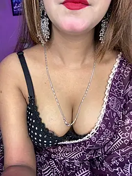 Snapshot of Diamond_queeen chatting on March 16, 2026, 2:53 pm Diamond queeen online show from March 16, 2026, 2:53 pm