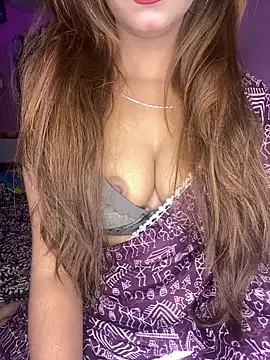 Snapshot of Diamond_queeen chatting on December 21, 2025, 9:37 pm Diamond queeen online show from December 21, 2025, 9:37 pm